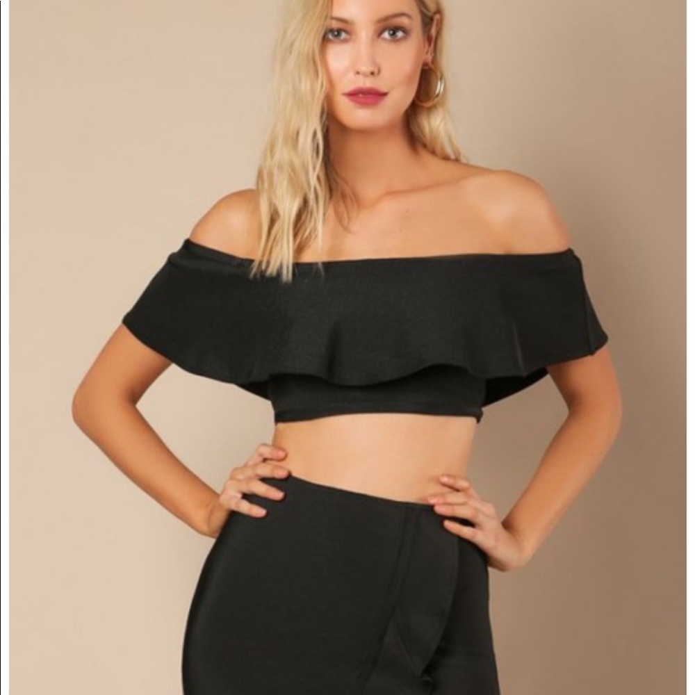 ⭐️Bandage Off Shoulder Crop Top⭐️ - Picture 1 of 3